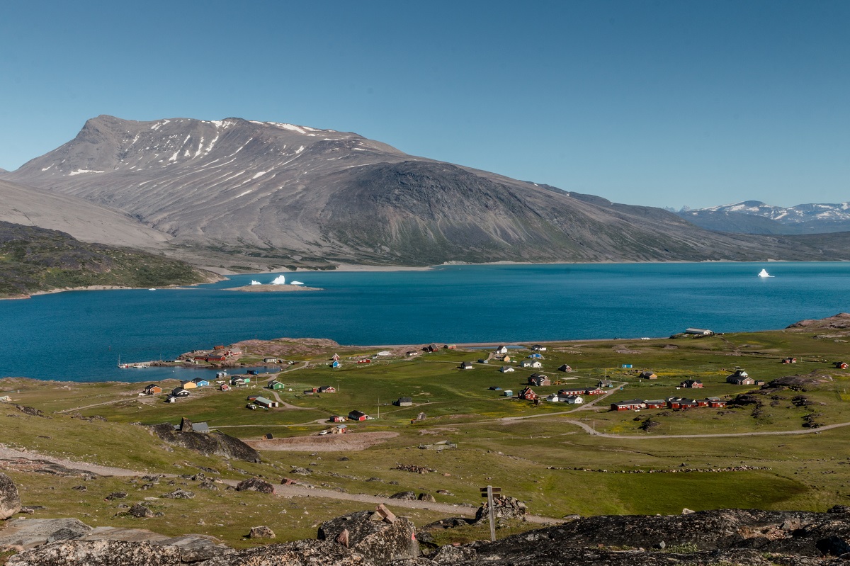 Uitzicht over het dorpje Igaliku in Zuid Groenland.