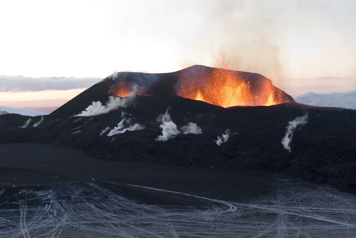 Vulkaanuitbarsting Fimmvörðuháls op IJsland in 2010, niet veel later volgde Eyjafjallajökull.