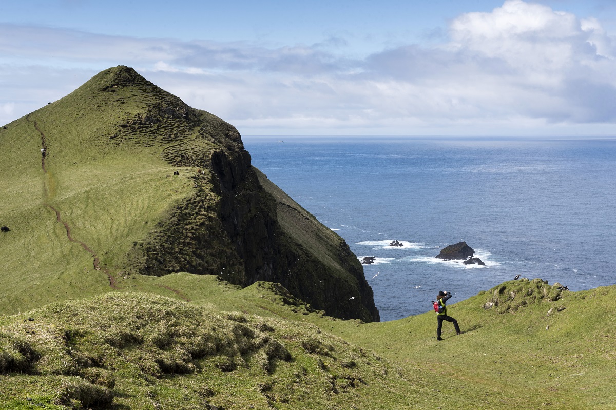 Tijdens een vakantie op de Faroer eilanden kun je mooie wandelingen maken en prachtig fotograferen.