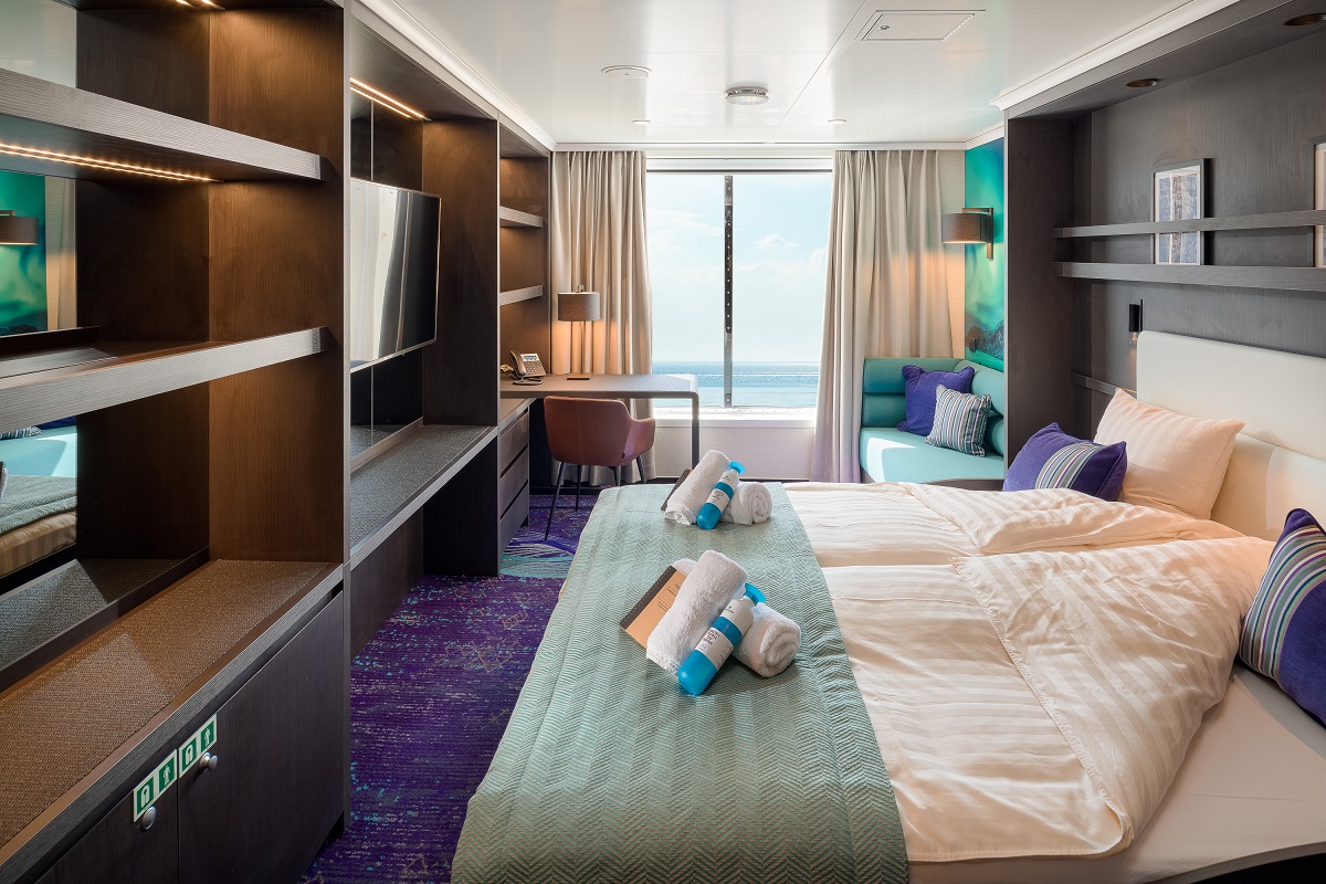 Junior suite hut aanboord van het cruiseschip de Hondius in Spitsbergen.
